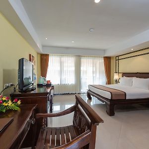 Deluxe Double or Twin Room Pool View